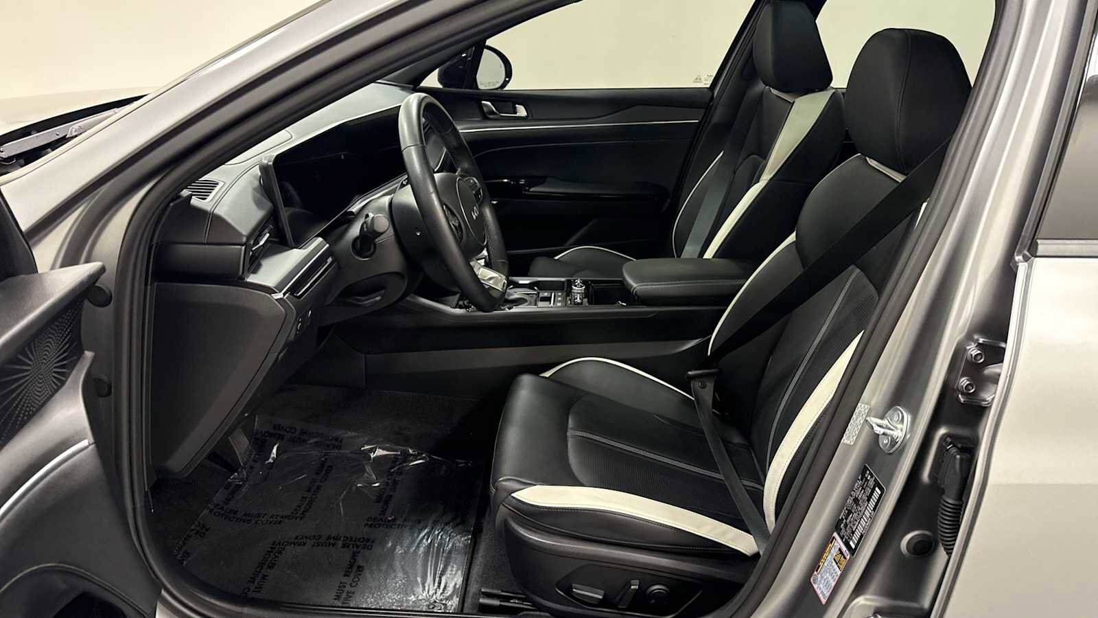 Thumbnail: 2025 Kia K5 - 13