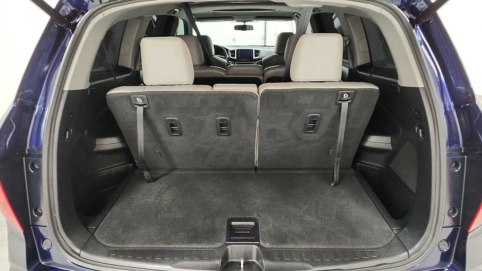 Thumbnail: 2017 Honda Pilot - 28