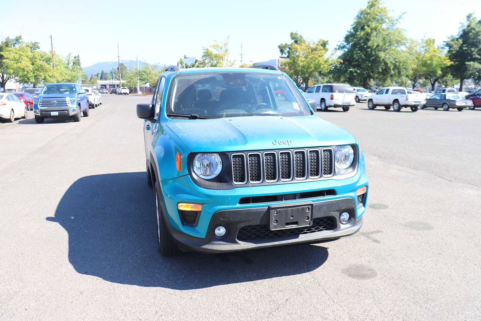 2022 Jeep Renegade Latitude photo 2