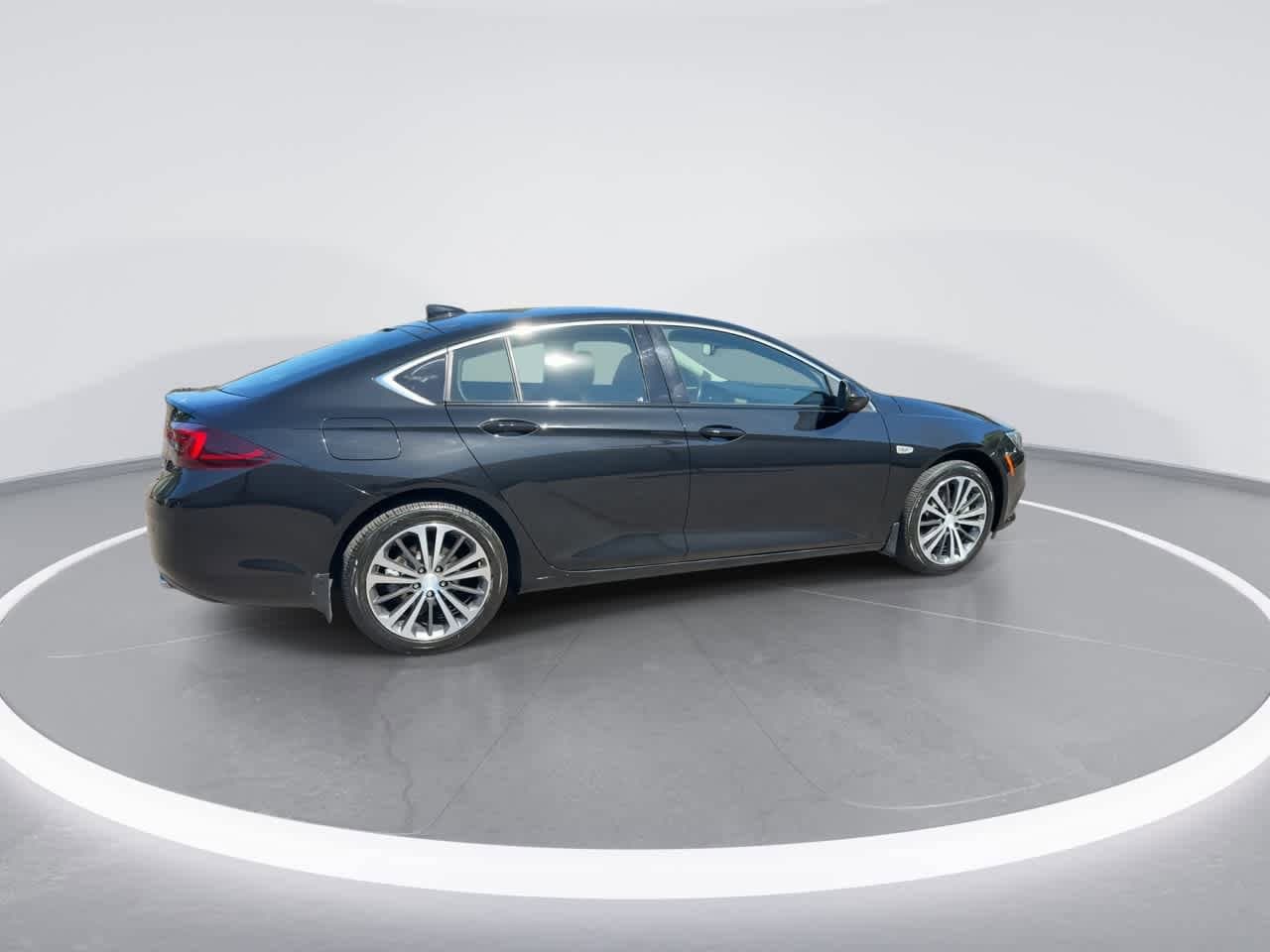 Thumbnail: 2019 Buick Regal - 8