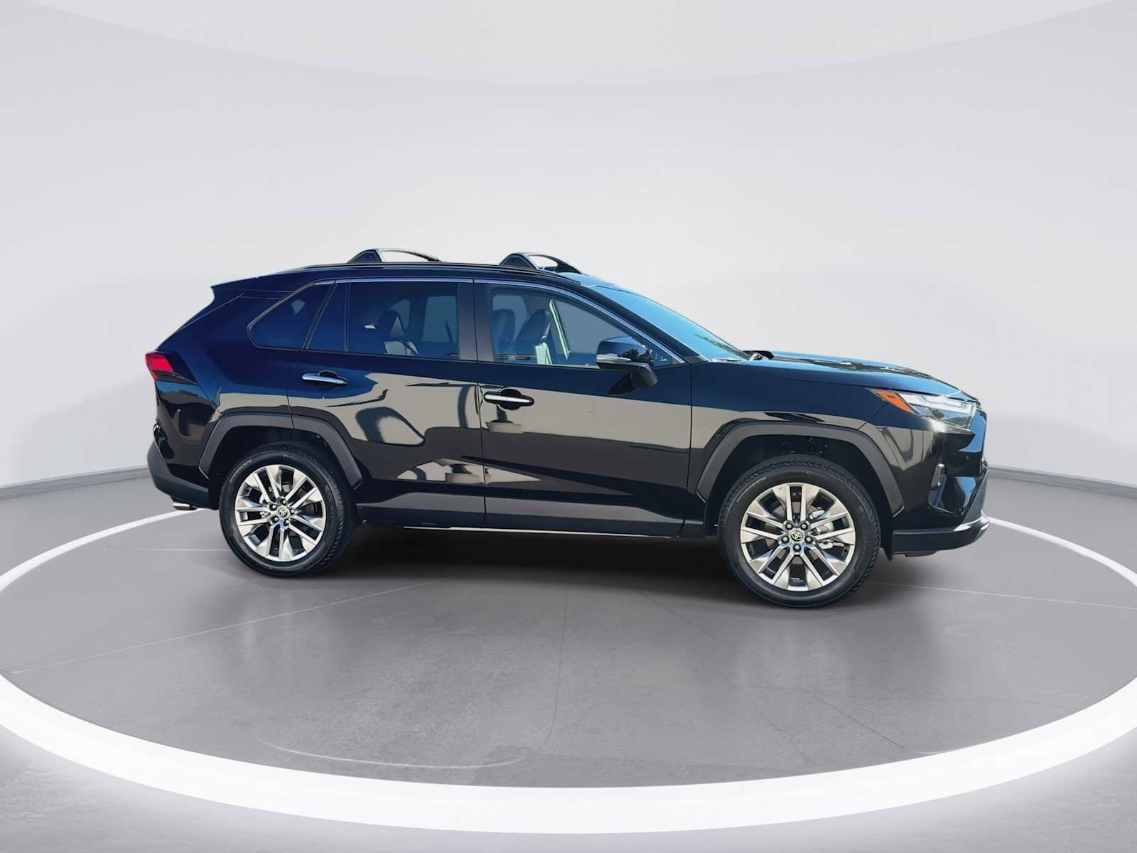 Thumbnail: 2025 Toyota RAV4 - 9