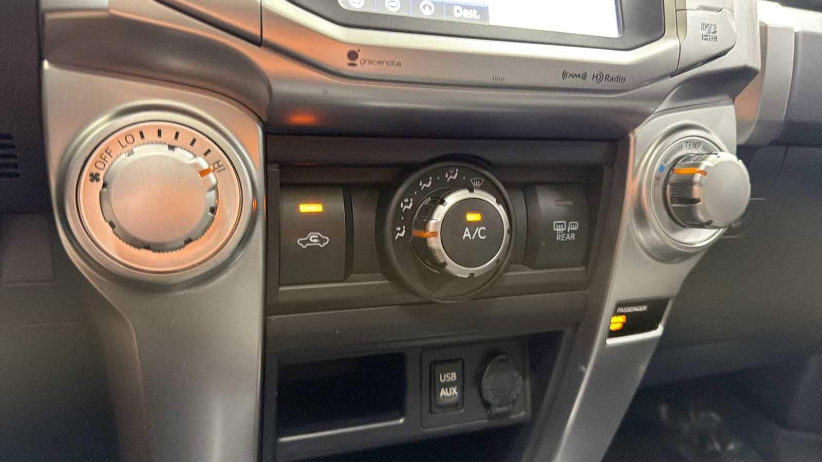 Thumbnail: 2016 Toyota 4Runner - 21