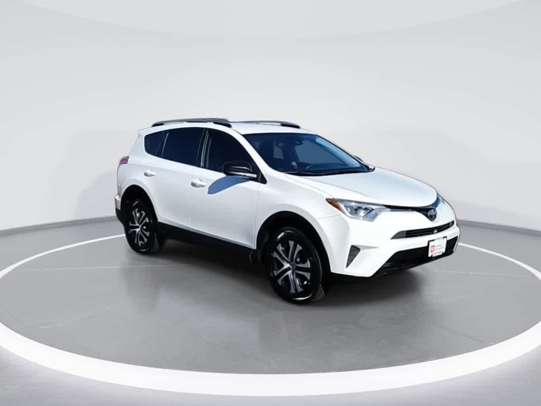 Thumbnail: 2017 Toyota RAV4 - 2