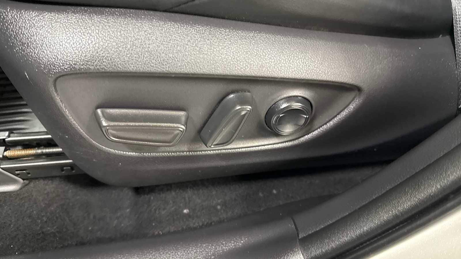 Thumbnail: 2021 Toyota RAV4 - 14