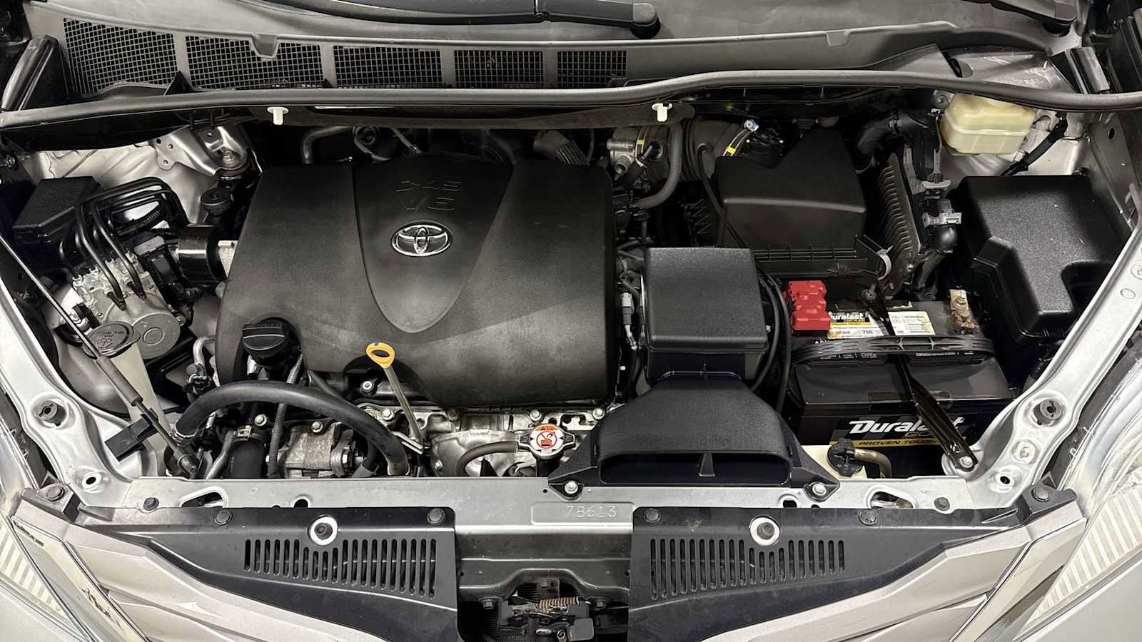 Thumbnail: 2017 Toyota Sienna - 32