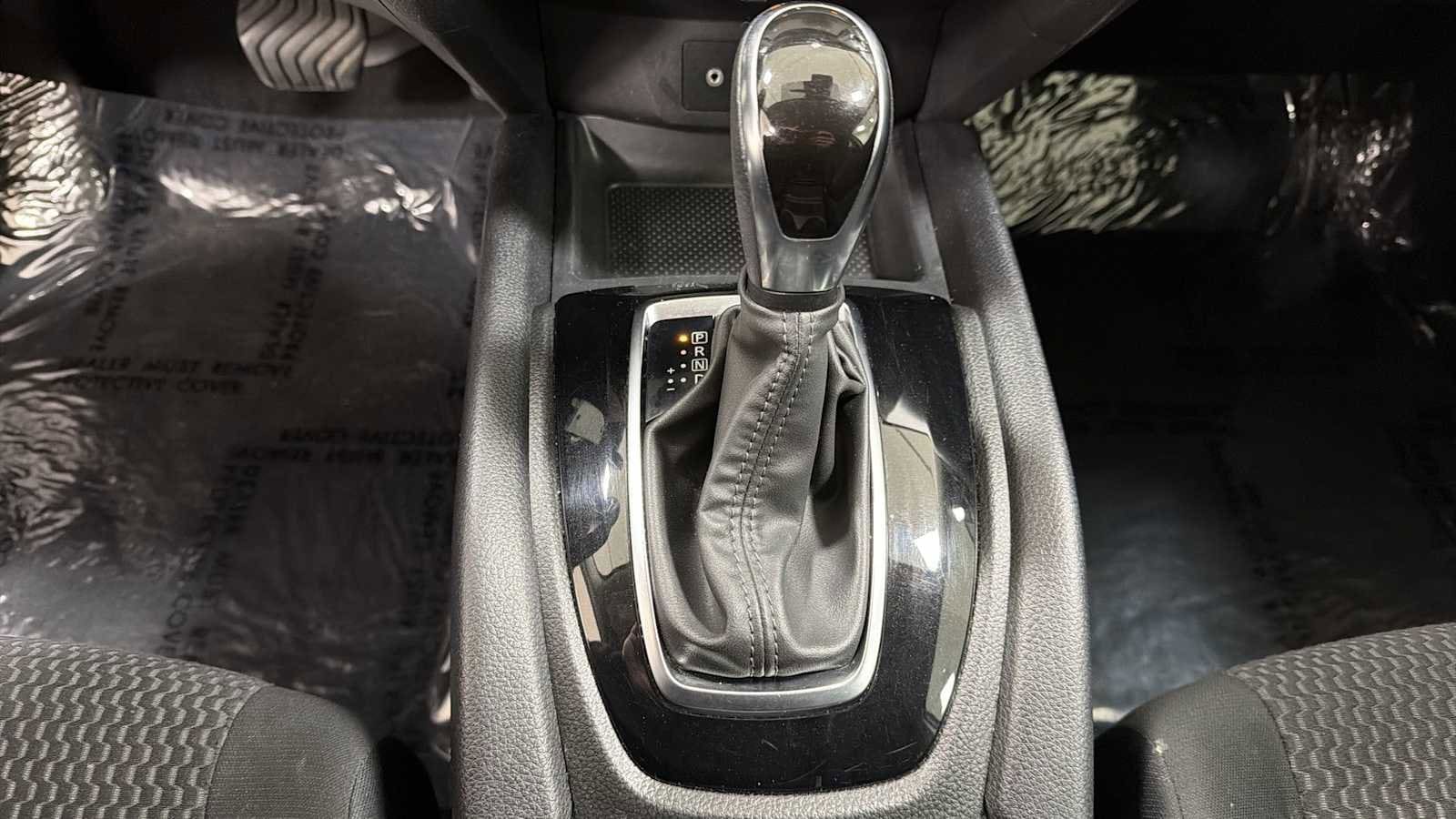 Thumbnail: 2022 Nissan Rogue Sport - 21