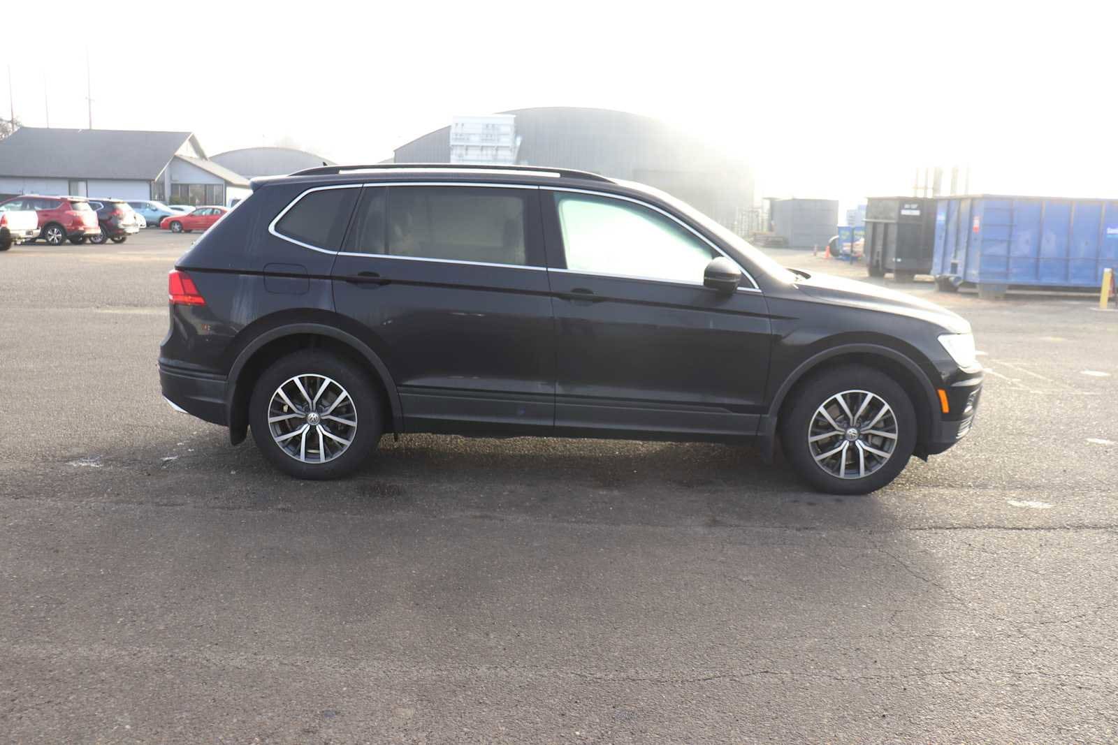 Thumbnail: 2019 Volkswagen Tiguan - 4