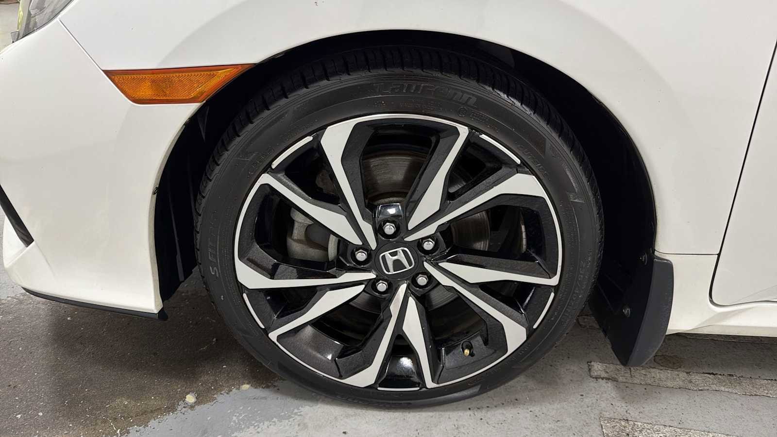 Thumbnail: 2018 Honda Civic - 10