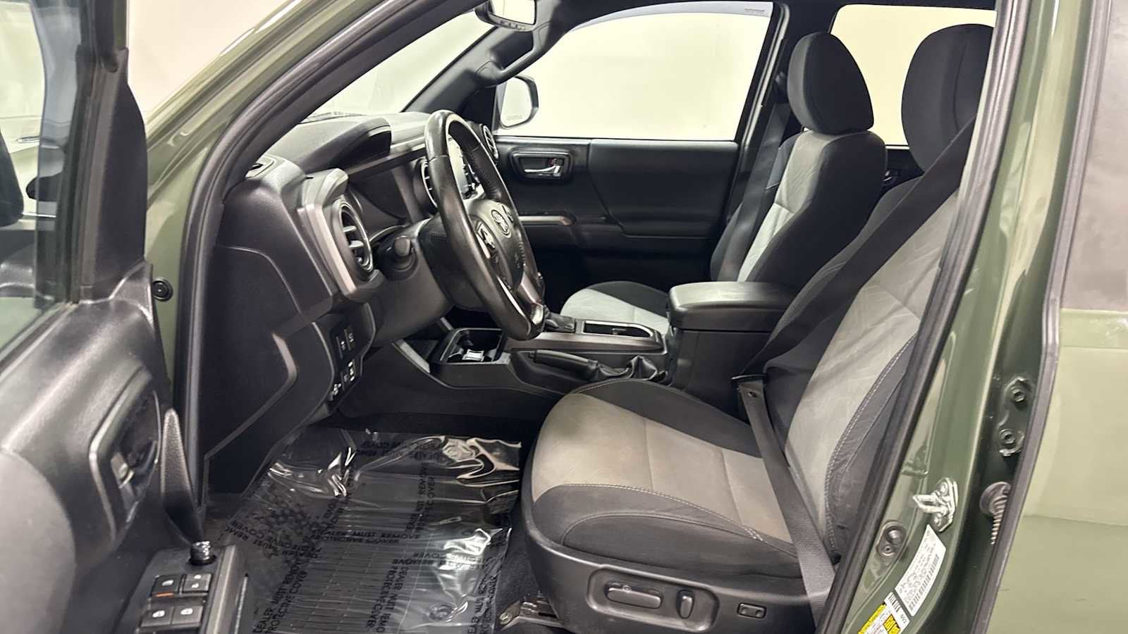 Thumbnail: 2022 Toyota Tacoma - 13