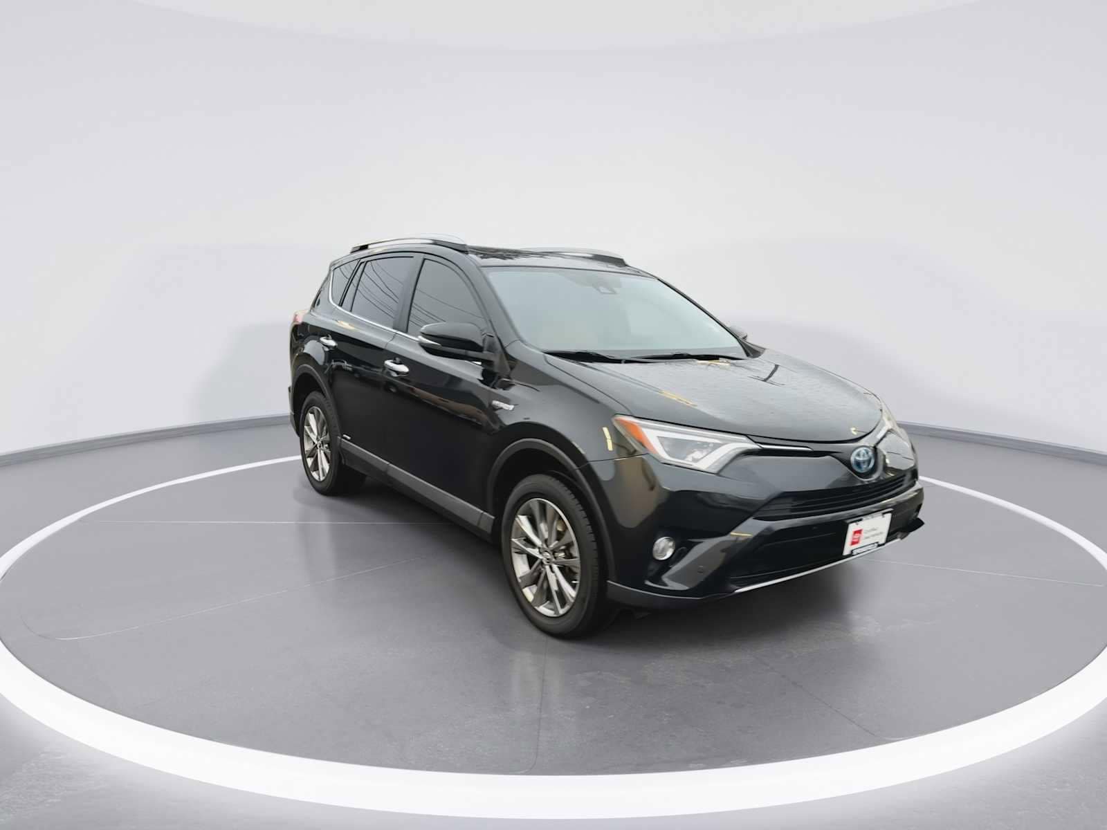 Thumbnail: 2017 Toyota RAV4 - 2