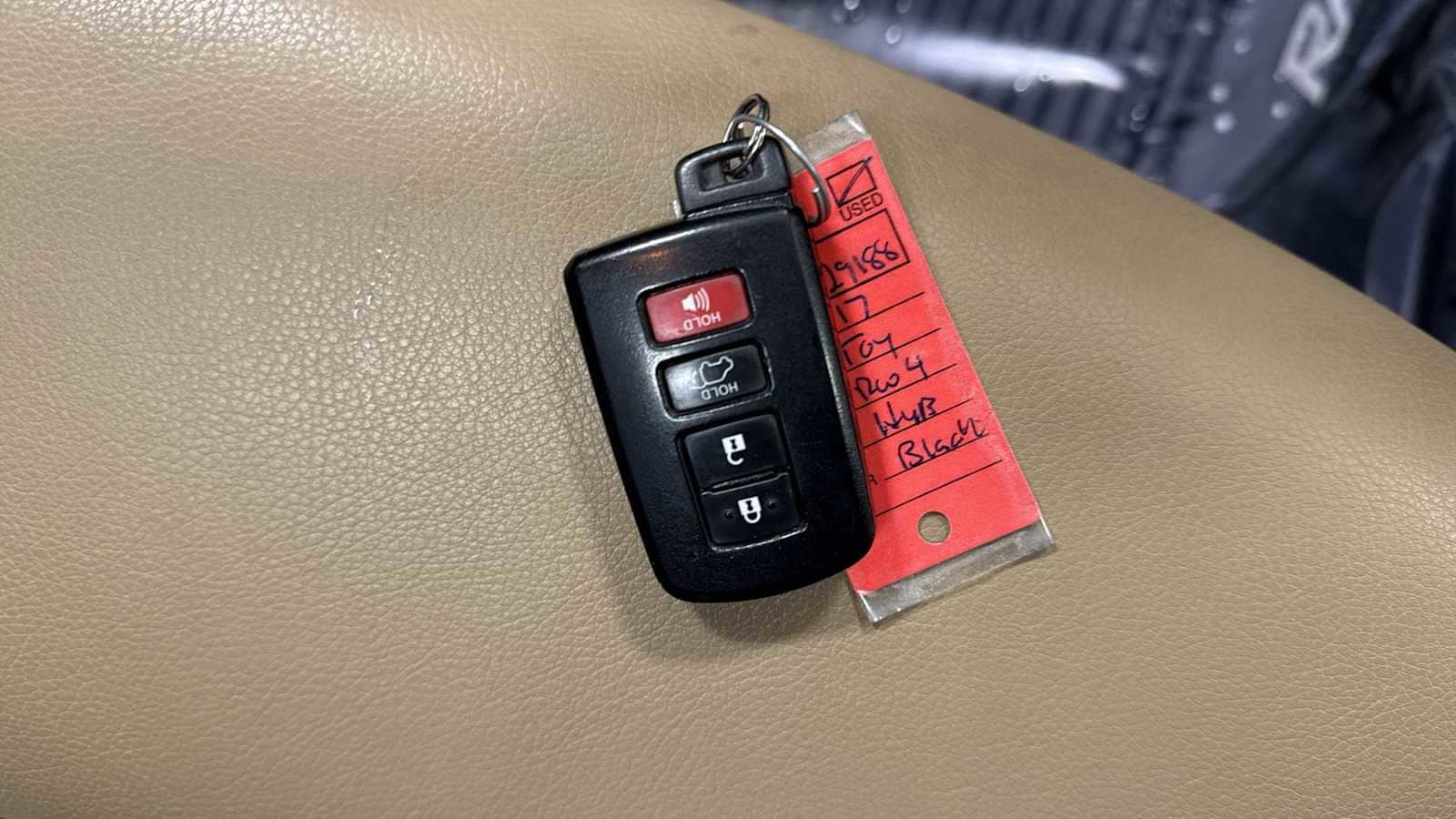 Thumbnail: 2017 Toyota RAV4 - 32