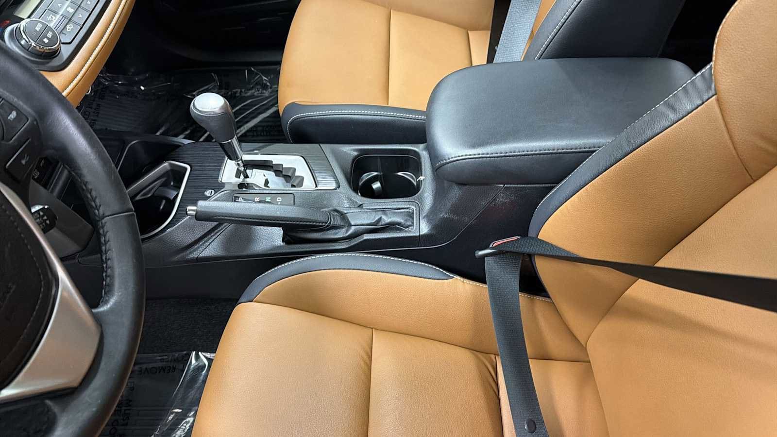 Thumbnail: 2018 Toyota RAV4 - 23