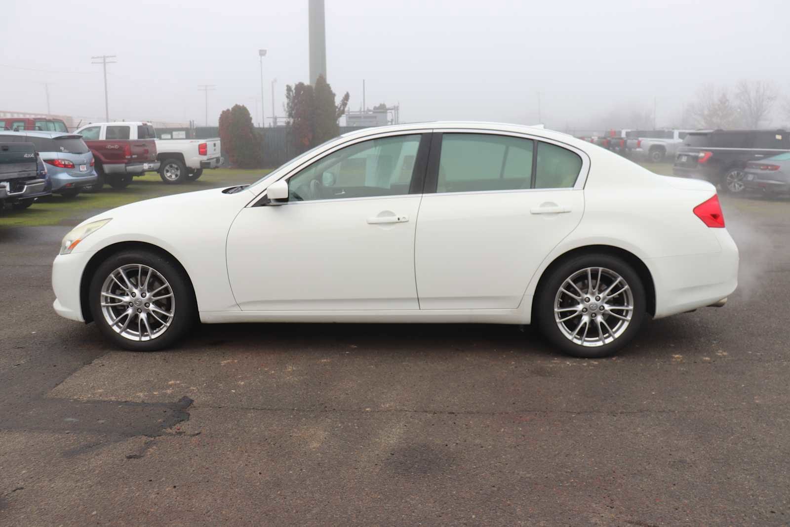 Thumbnail: 2010 INFINITI G37 - 8