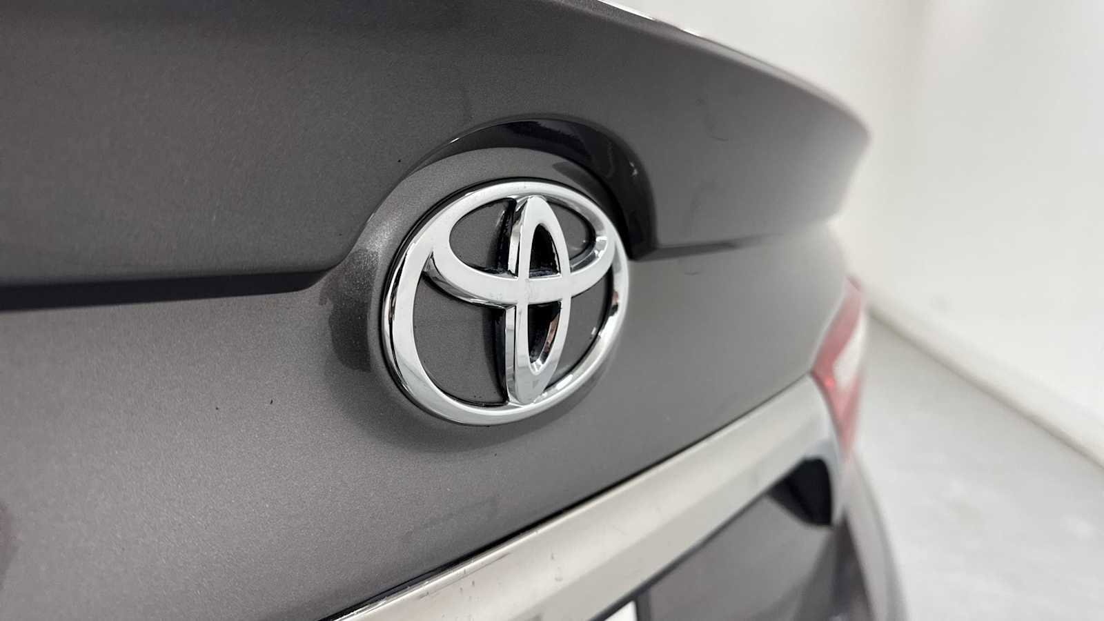 Thumbnail: 2017 Toyota Camry - 27