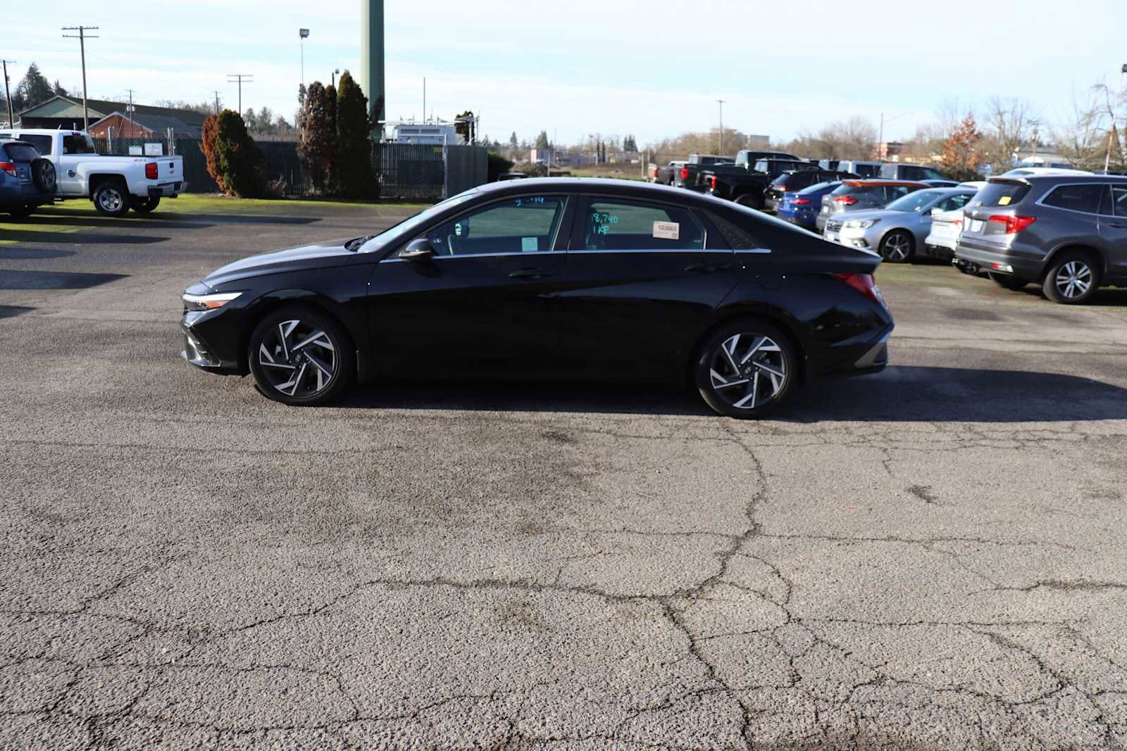 Thumbnail: 2025 Hyundai Elantra - 8