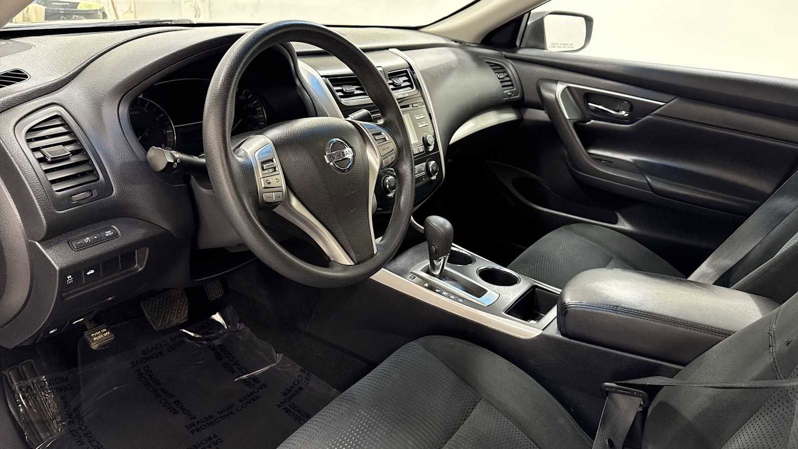 Thumbnail: 2015 Nissan Altima - 12