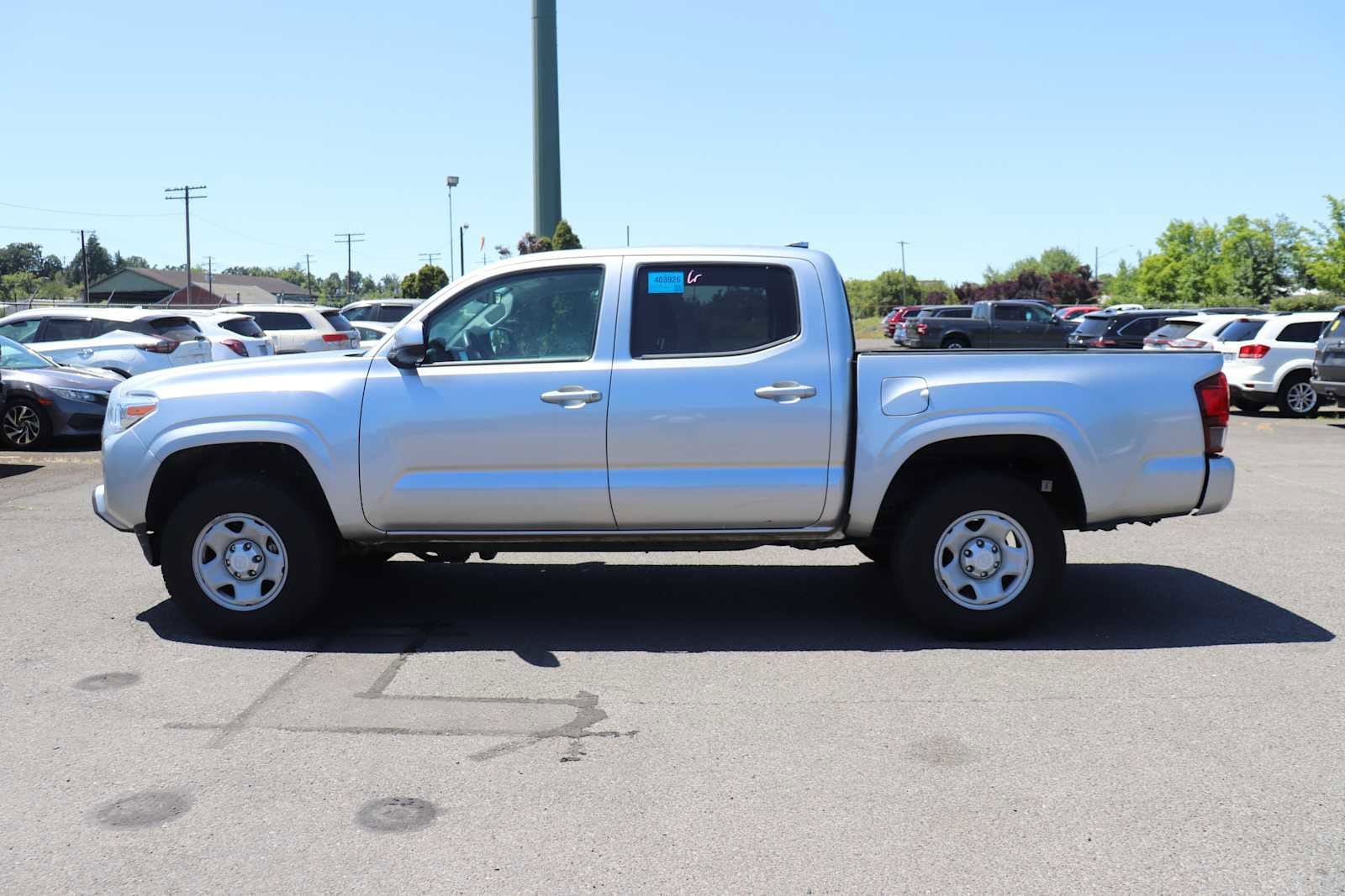 2022 Toyota Tacoma SR 8