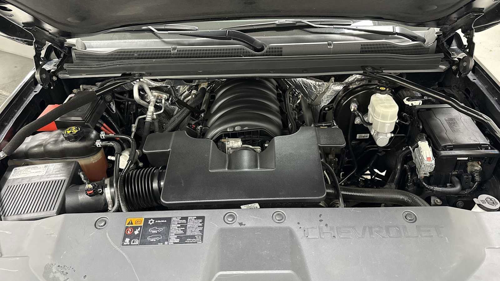 Thumbnail: 2015 Chevrolet Tahoe - 32