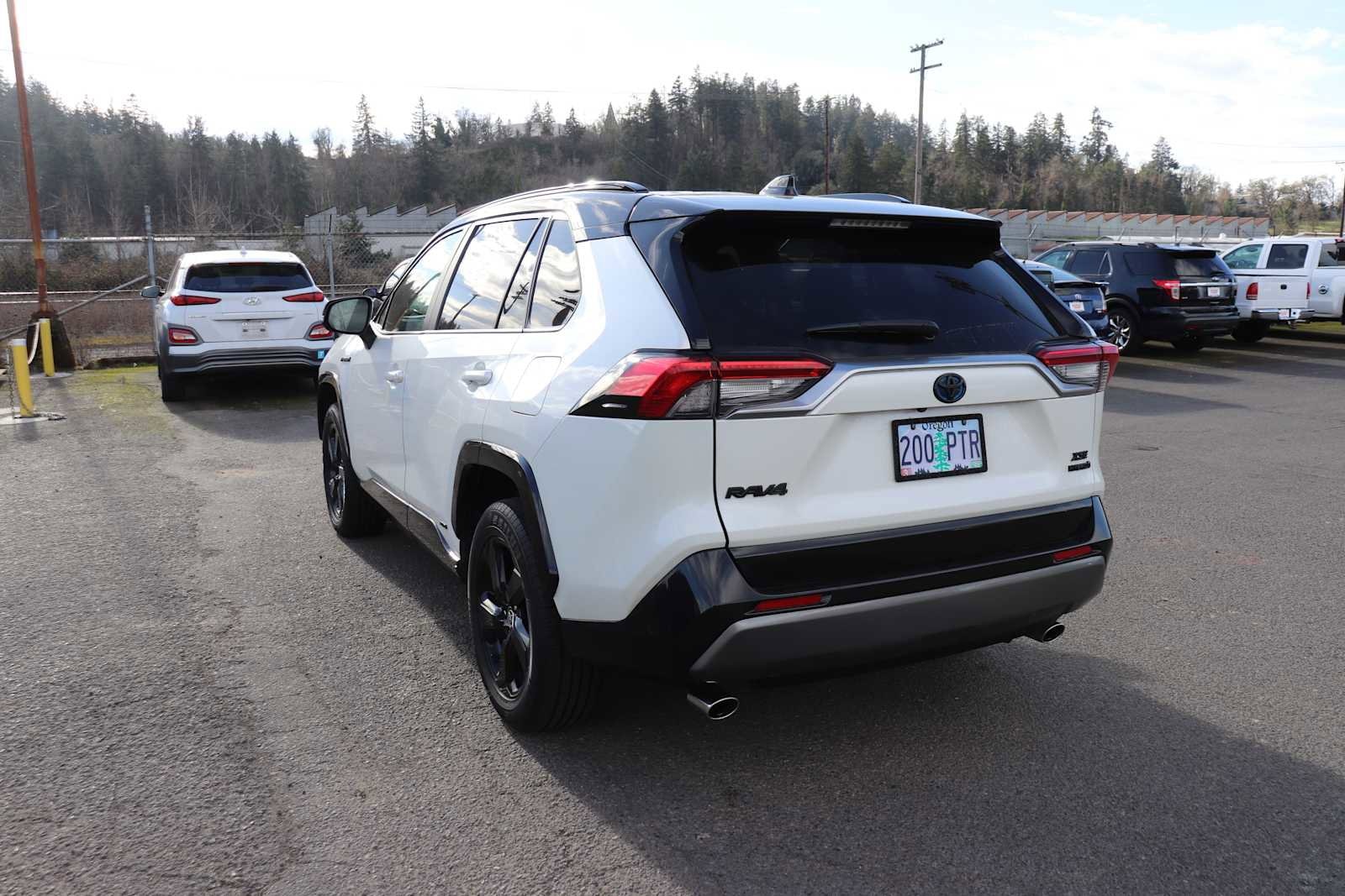 Thumbnail: 2021 Toyota RAV4 - 7