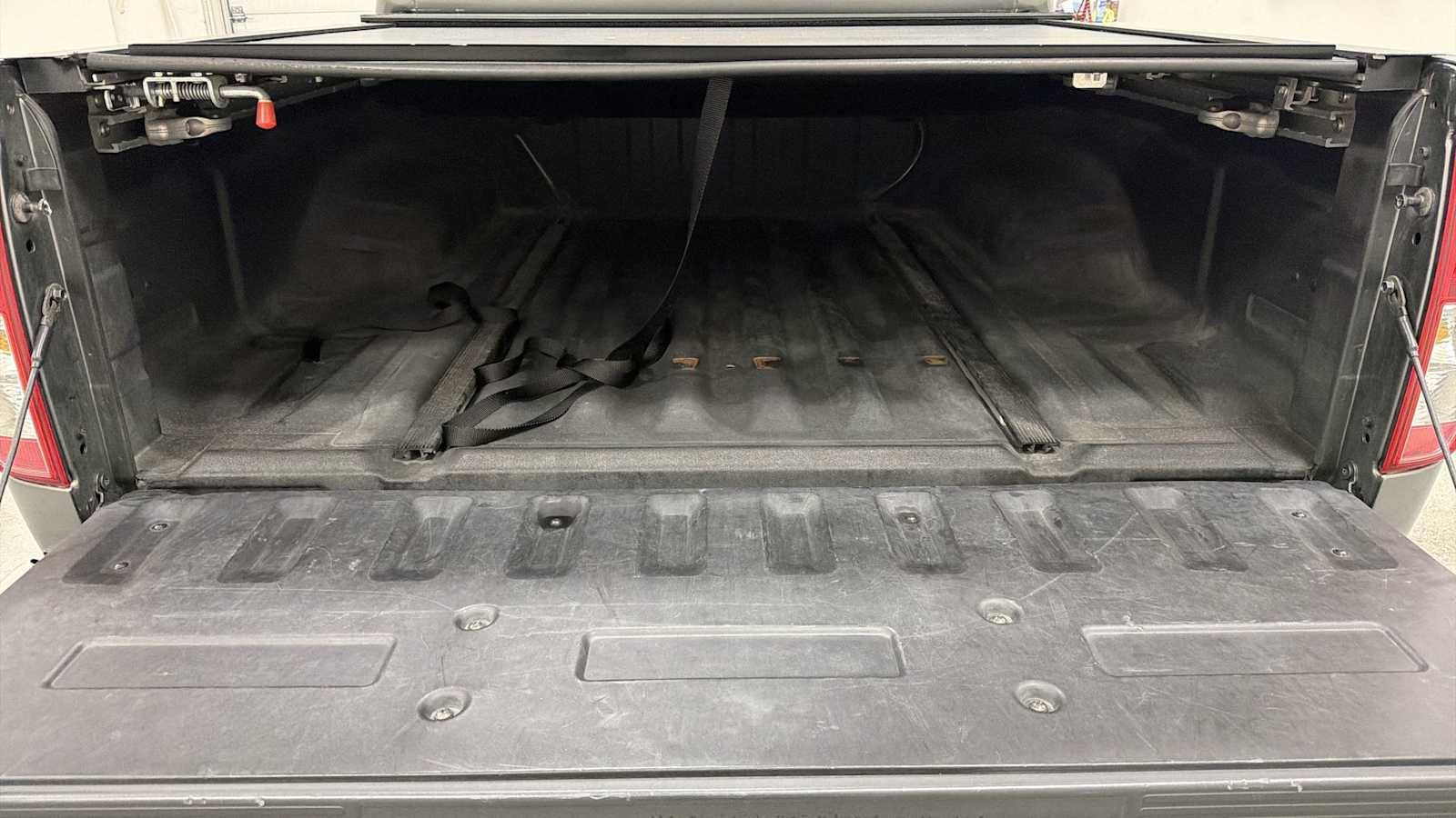 Thumbnail: 2005 Nissan Frontier - 26