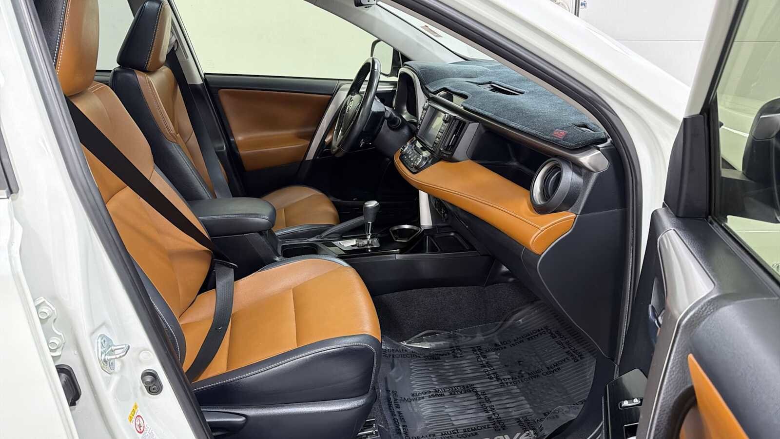 Thumbnail: 2017 Toyota RAV4 - 30