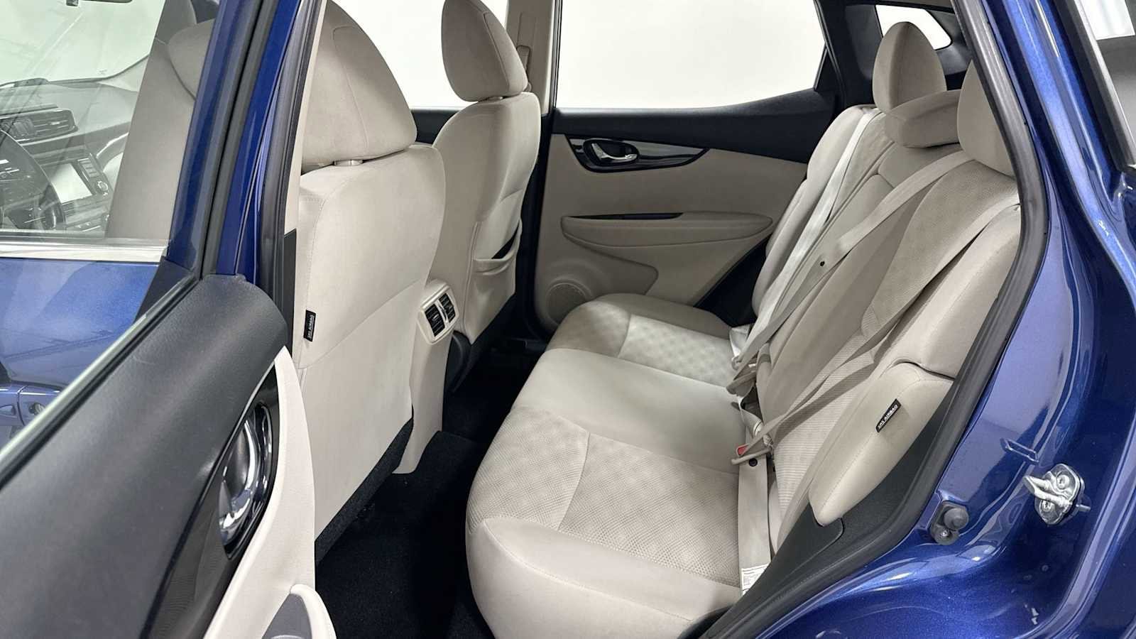 Thumbnail: 2022 Nissan Rogue Sport - 23