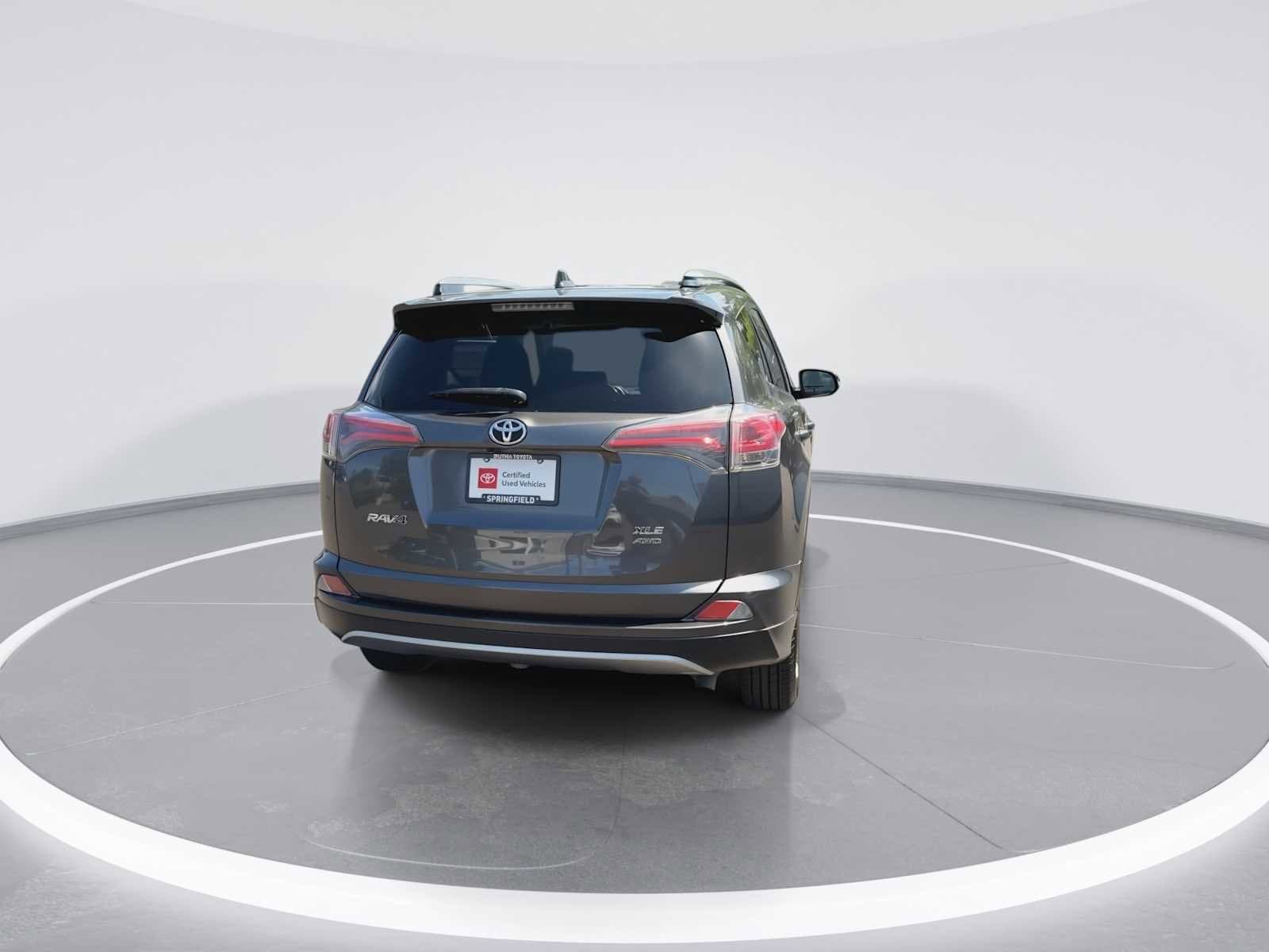 Thumbnail: 2018 Toyota RAV4 - 7