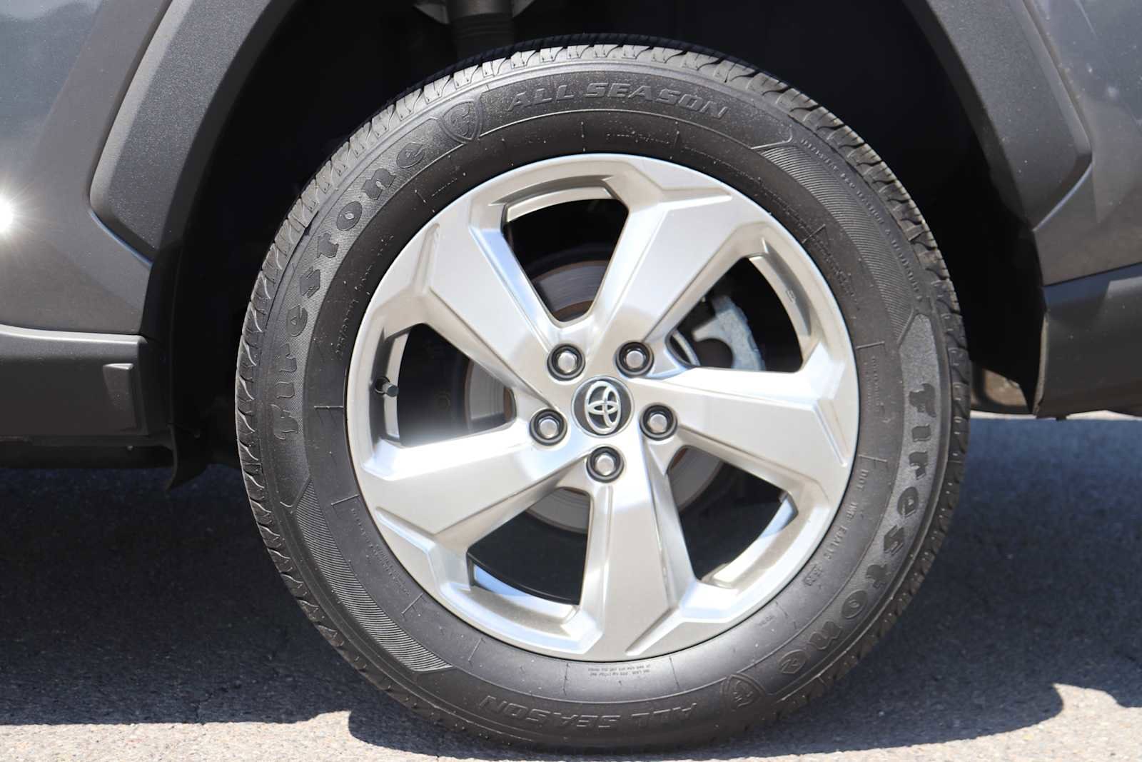Thumbnail: 2020 Toyota RAV4 - 9