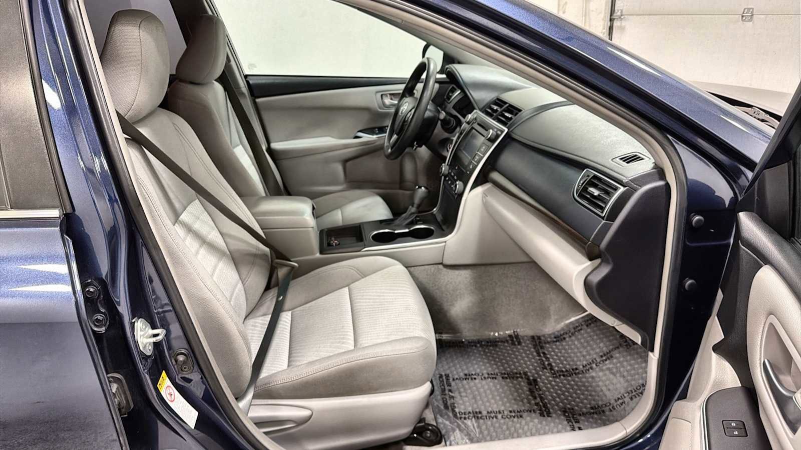 Thumbnail: 2015 Toyota Camry - 28