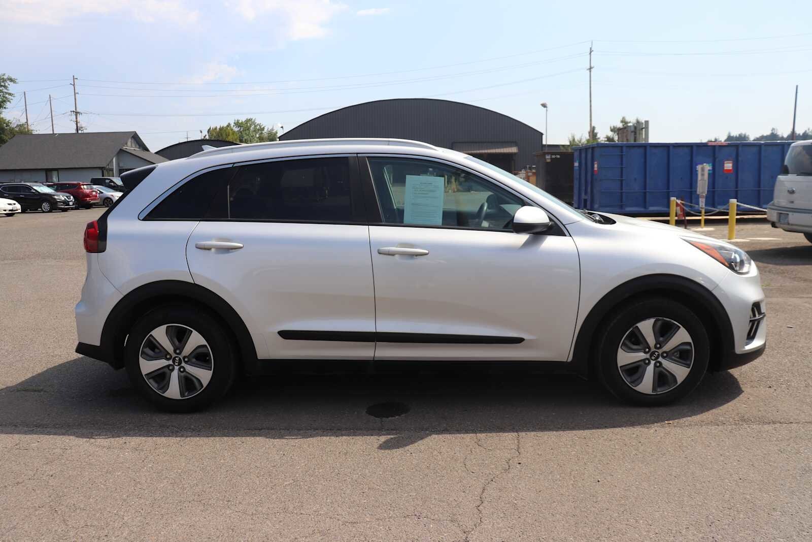 2020 Kia Niro LX photo 4