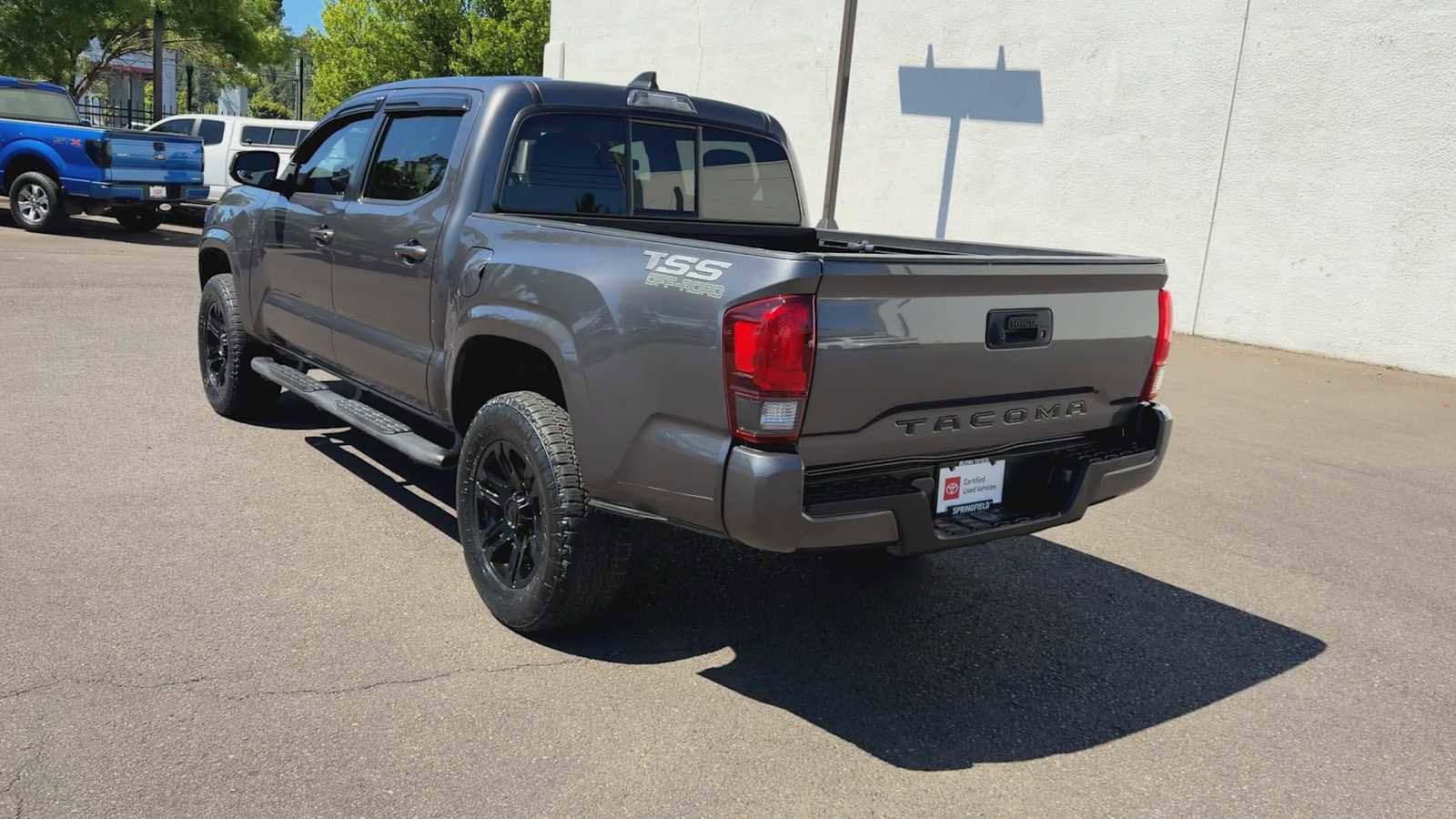Thumbnail: 2022 Toyota Tacoma - 6