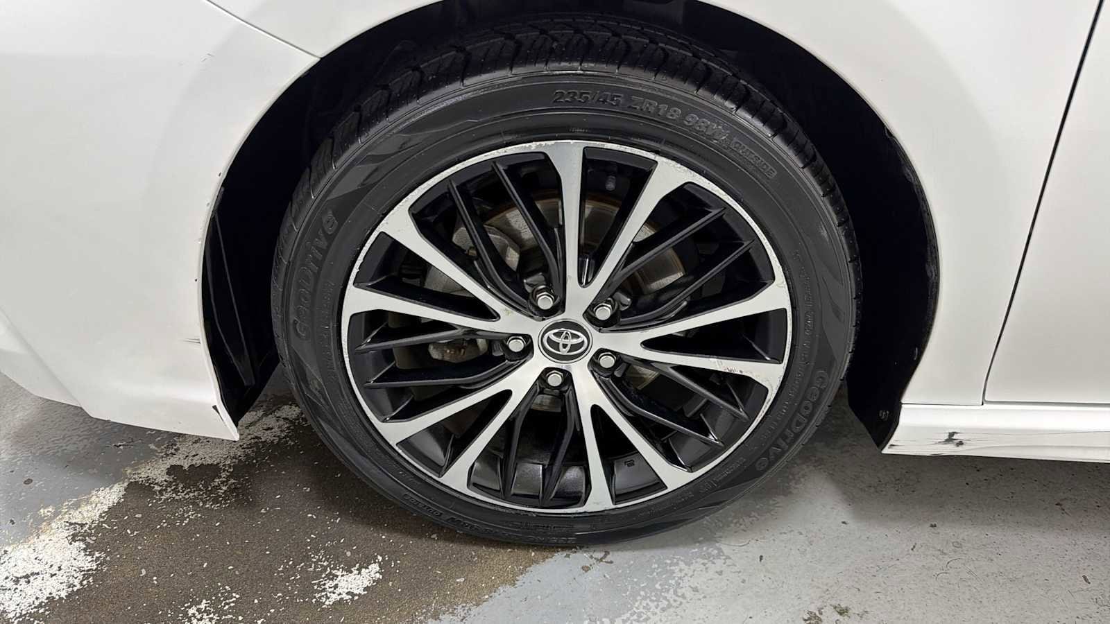 Thumbnail: 2020 Toyota Camry - 10