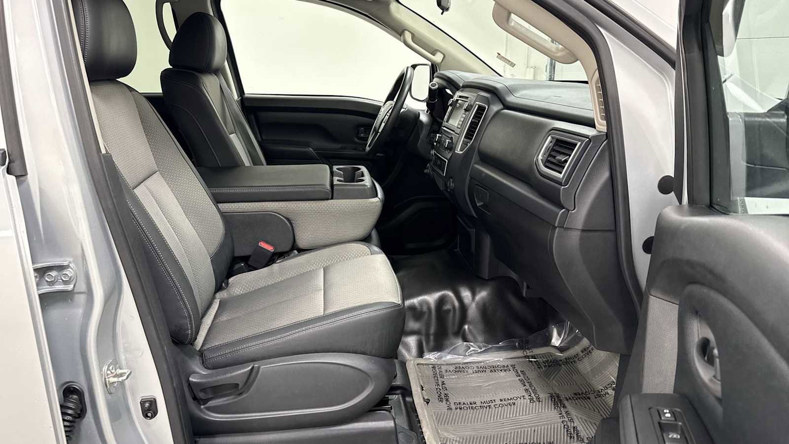 Thumbnail: 2019 Nissan Titan - 28