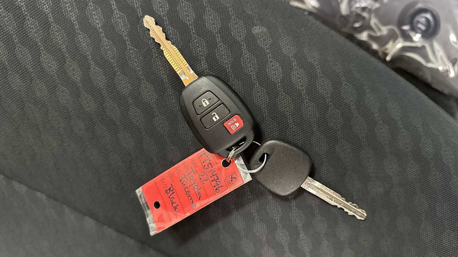 Thumbnail: 2022 Toyota Tacoma - 30