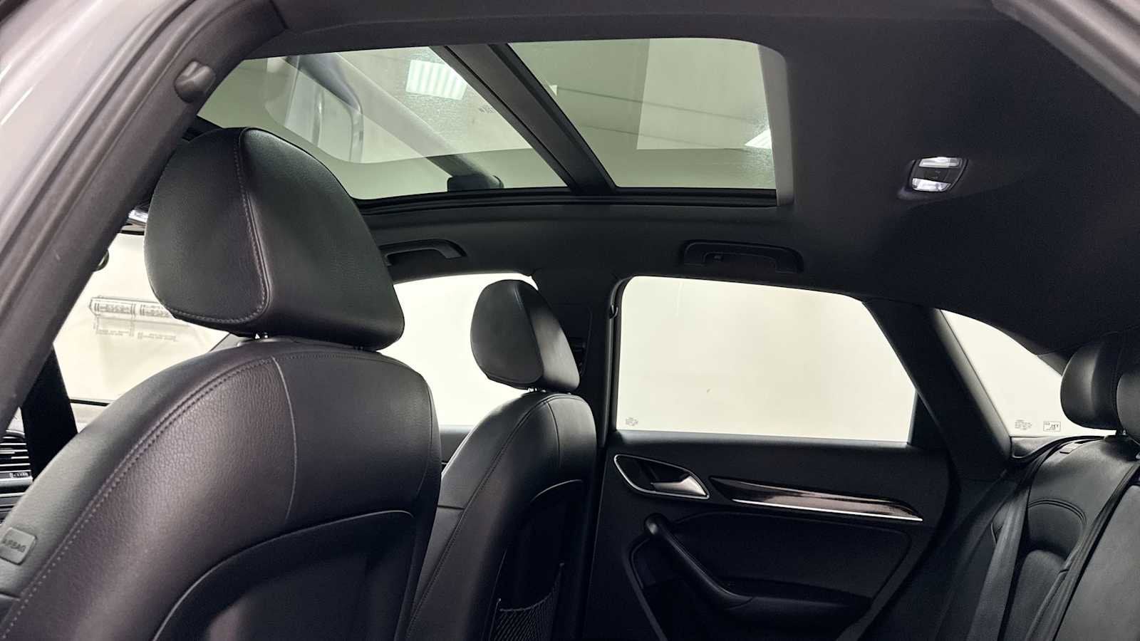 Thumbnail: 2015 Audi Q3 - 24