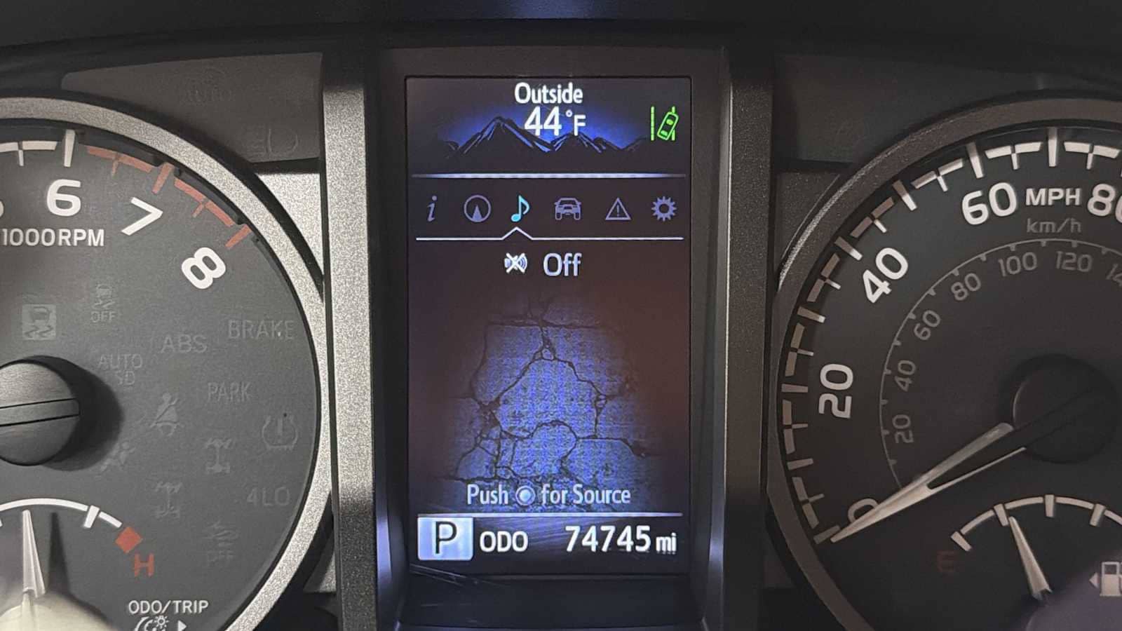 Thumbnail: 2018 Toyota Tacoma - 17