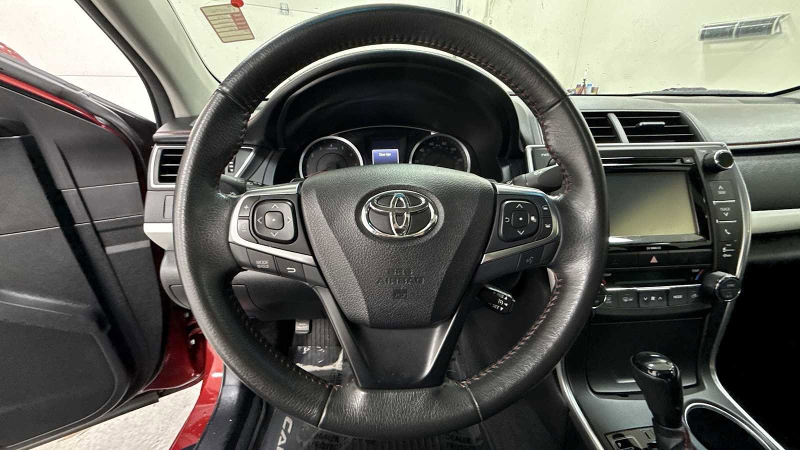 Thumbnail: 2017 Toyota Camry - 16