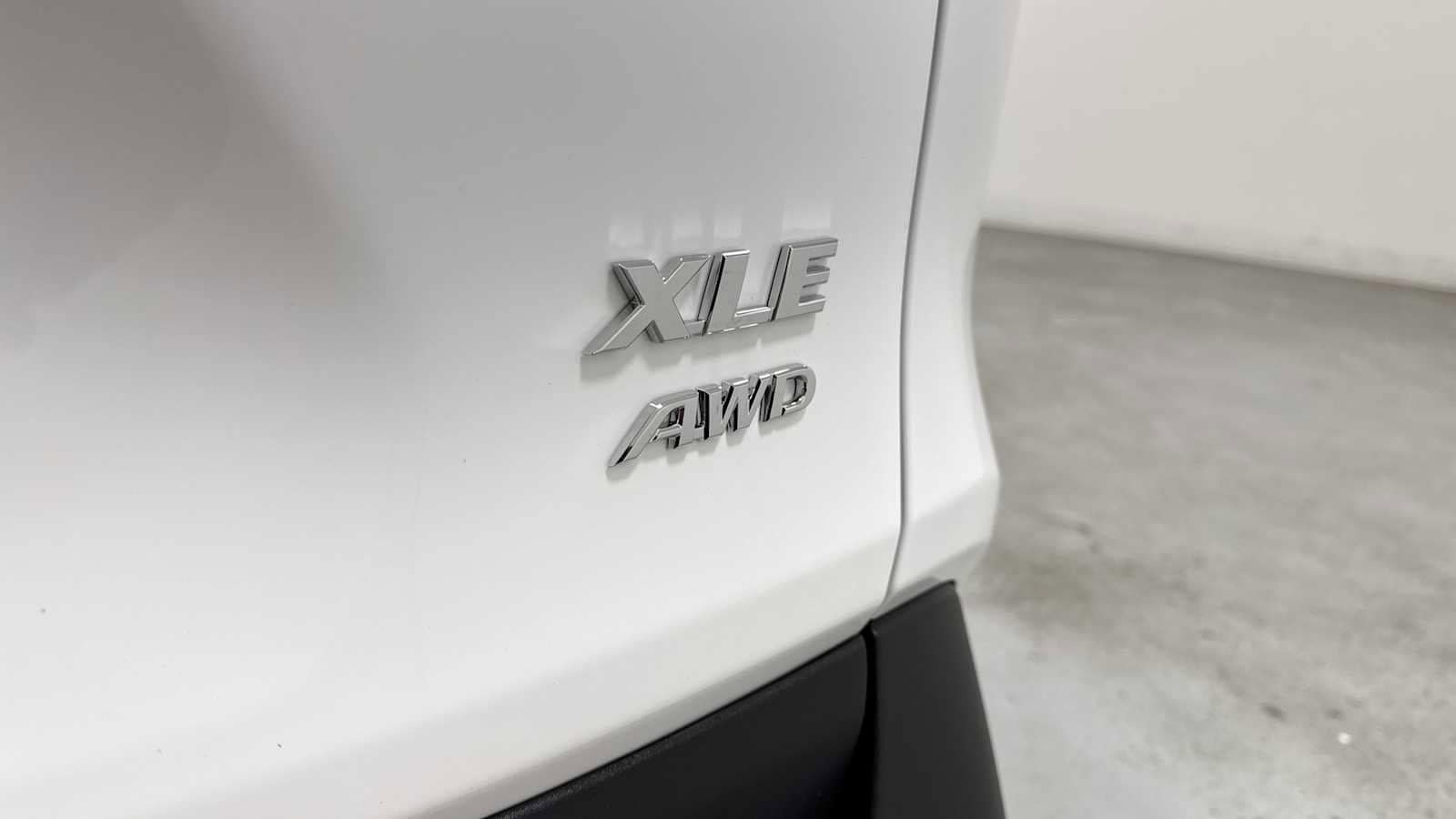 Thumbnail: 2025 Toyota RAV4 - 28