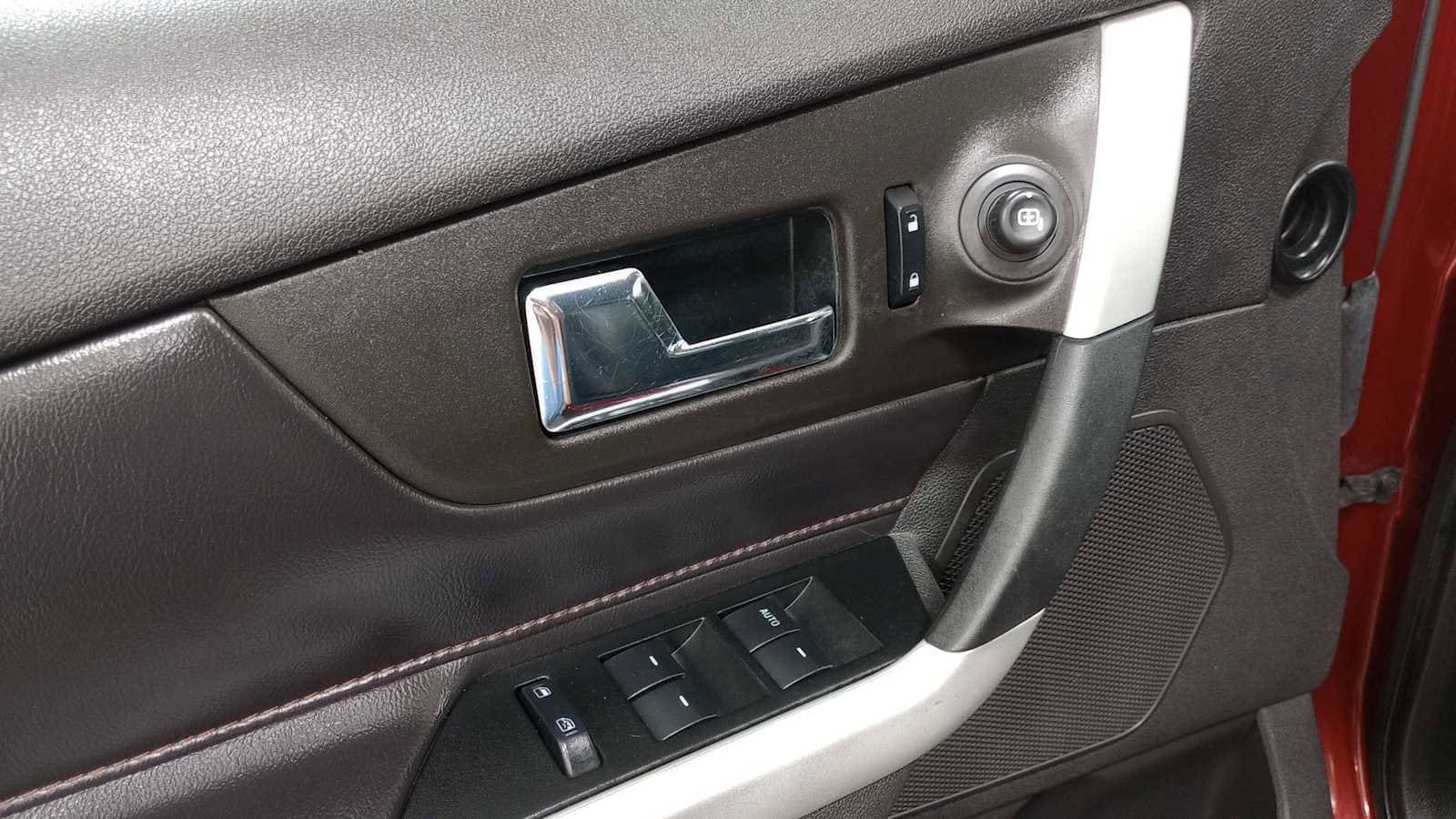 Thumbnail: 2013 Ford Edge - 15