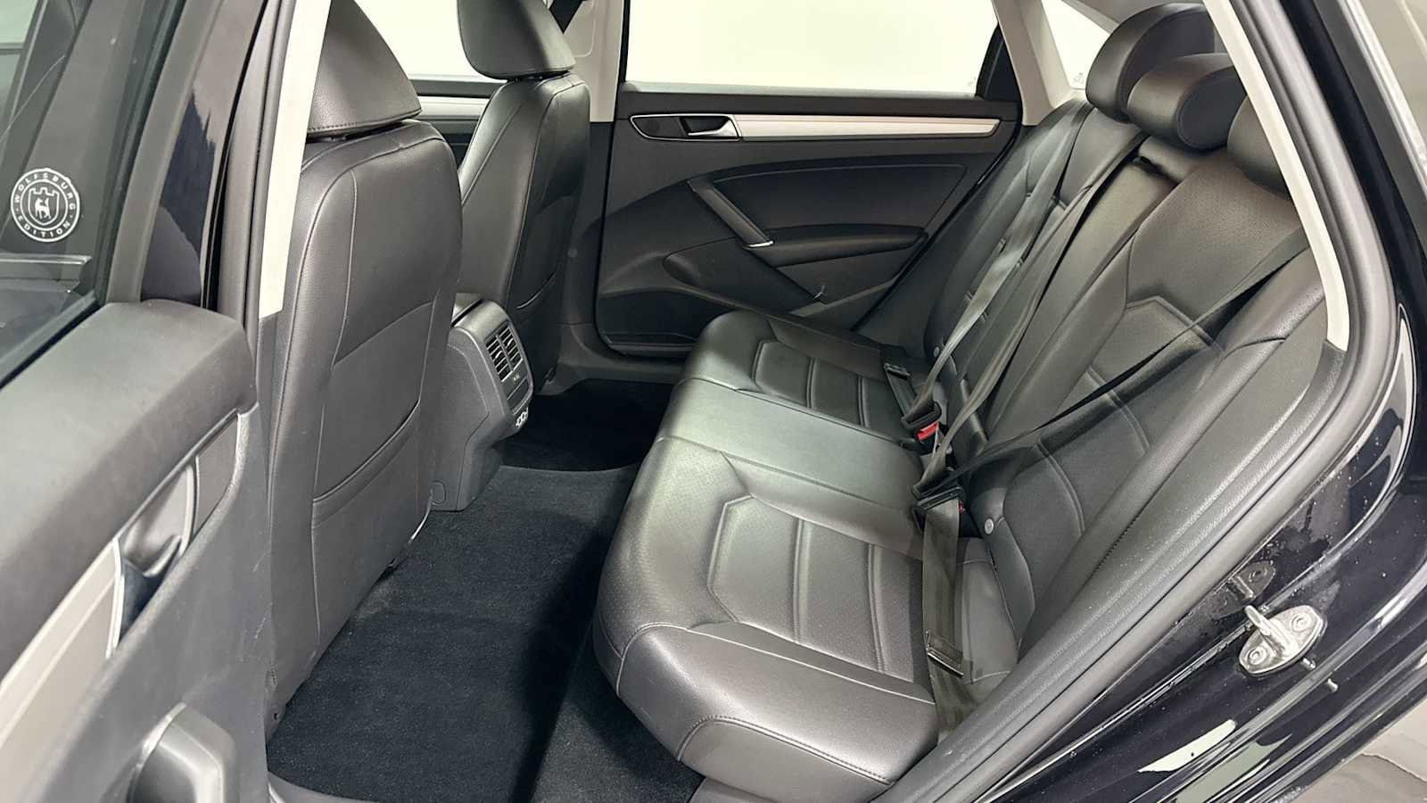 Thumbnail: 2019 Volkswagen Passat - 24