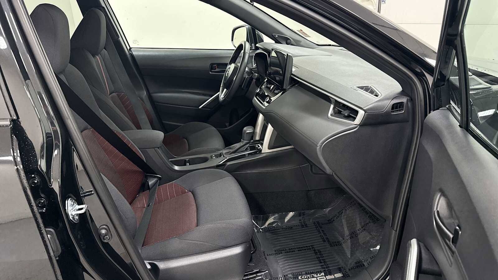 Thumbnail: 2025 Toyota Corolla Cross - 30