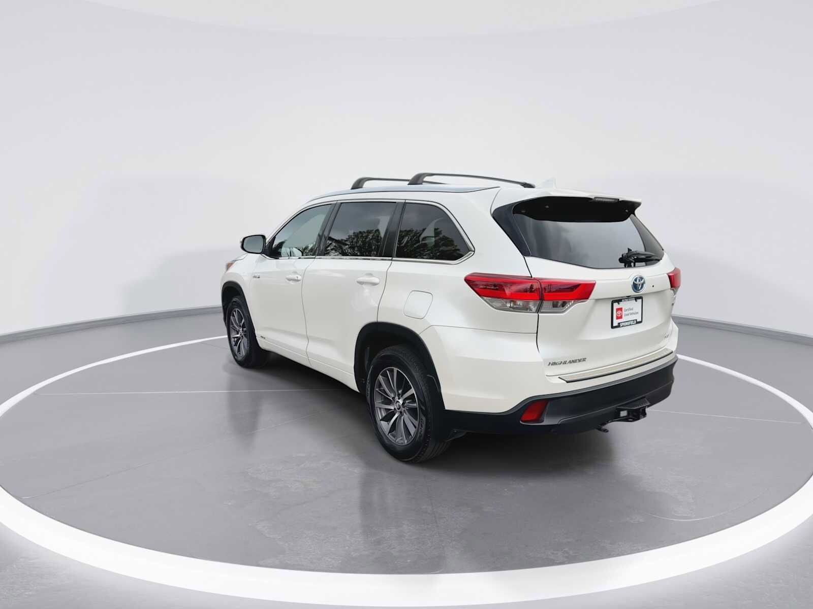Thumbnail: 2017 Toyota Highlander - 6