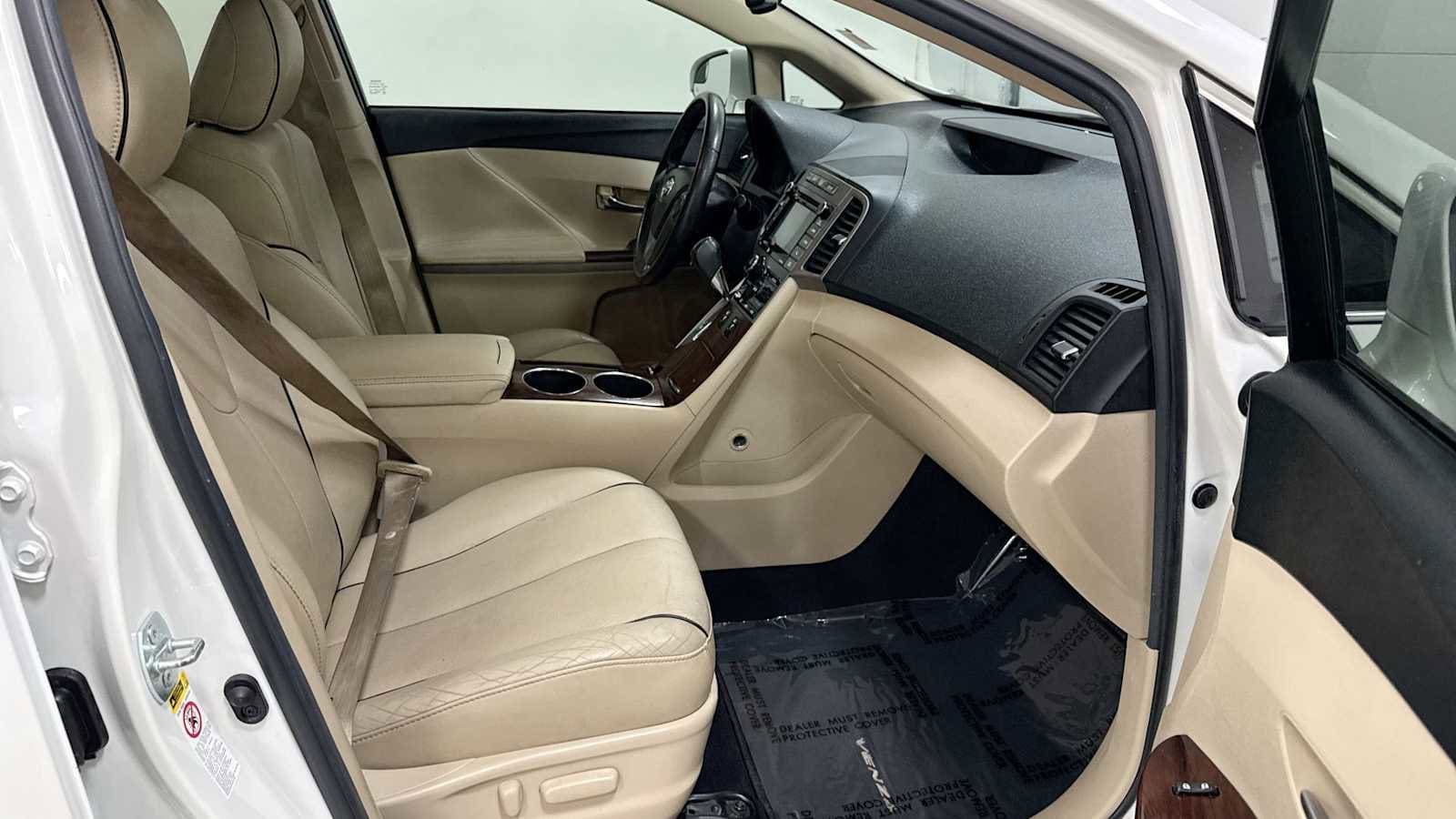 Thumbnail: 2015 Toyota Venza - 30