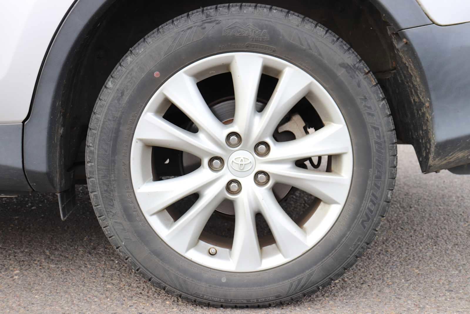 Thumbnail: 2015 Toyota RAV4 - 9