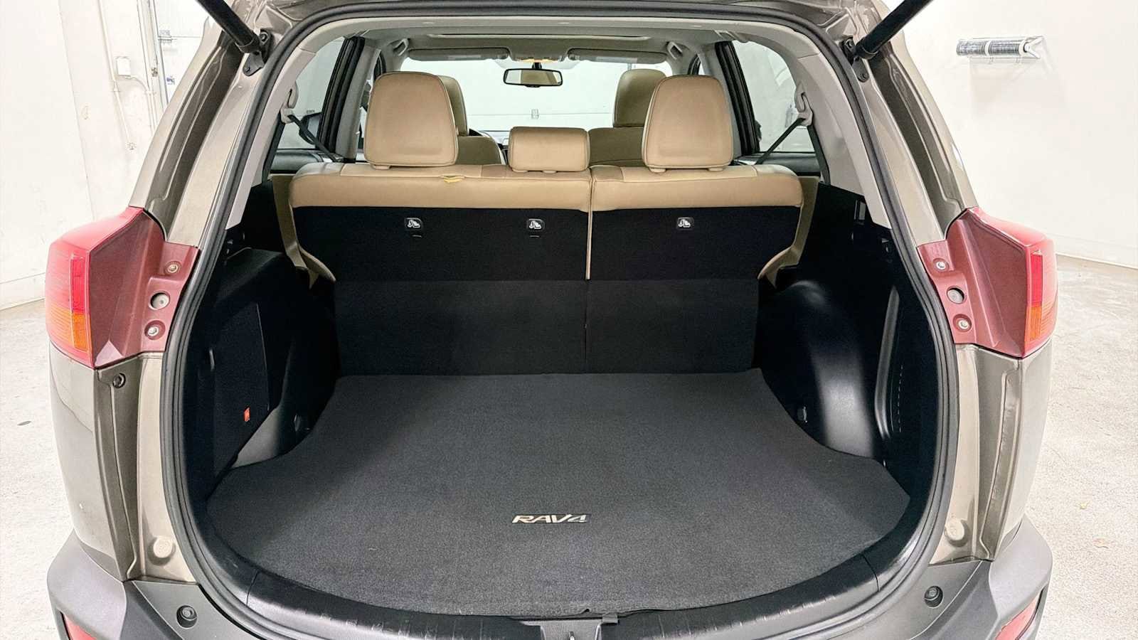 Thumbnail: 2014 Toyota RAV4 - 27
