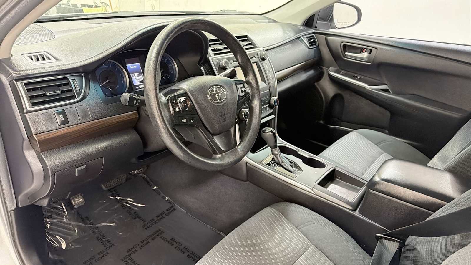Thumbnail: 2017 Toyota Camry - 12