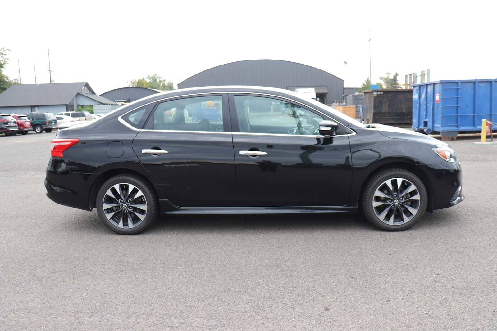 2016 Nissan Sentra SR photo 4