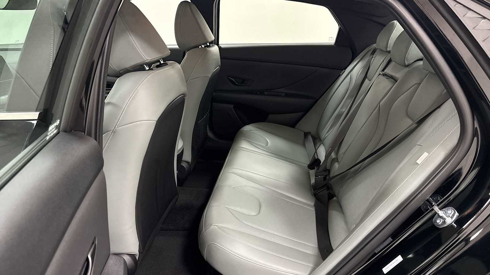 Thumbnail: 2025 Hyundai Elantra - 25