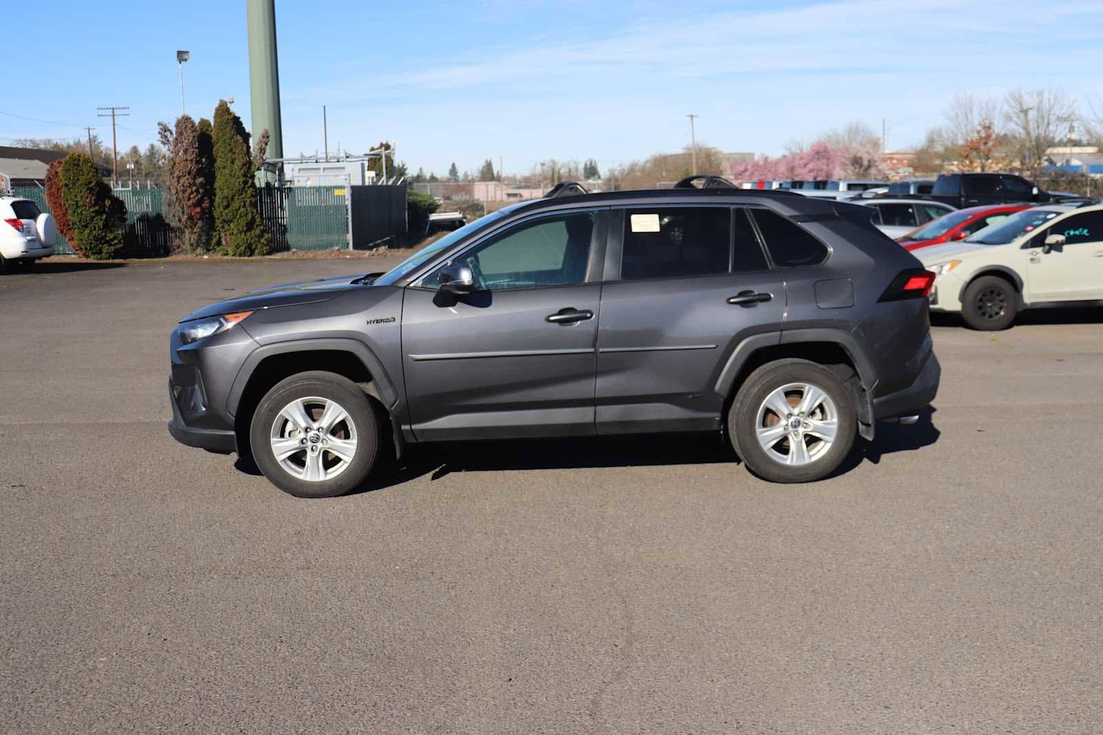 Thumbnail: 2021 Toyota RAV4 - 8