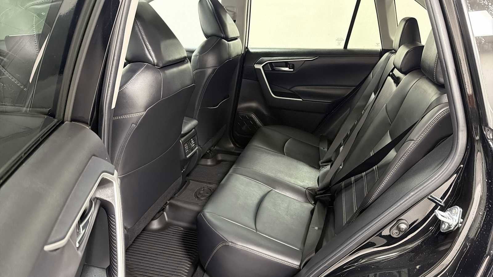 Thumbnail: 2024 Toyota RAV4 - 25